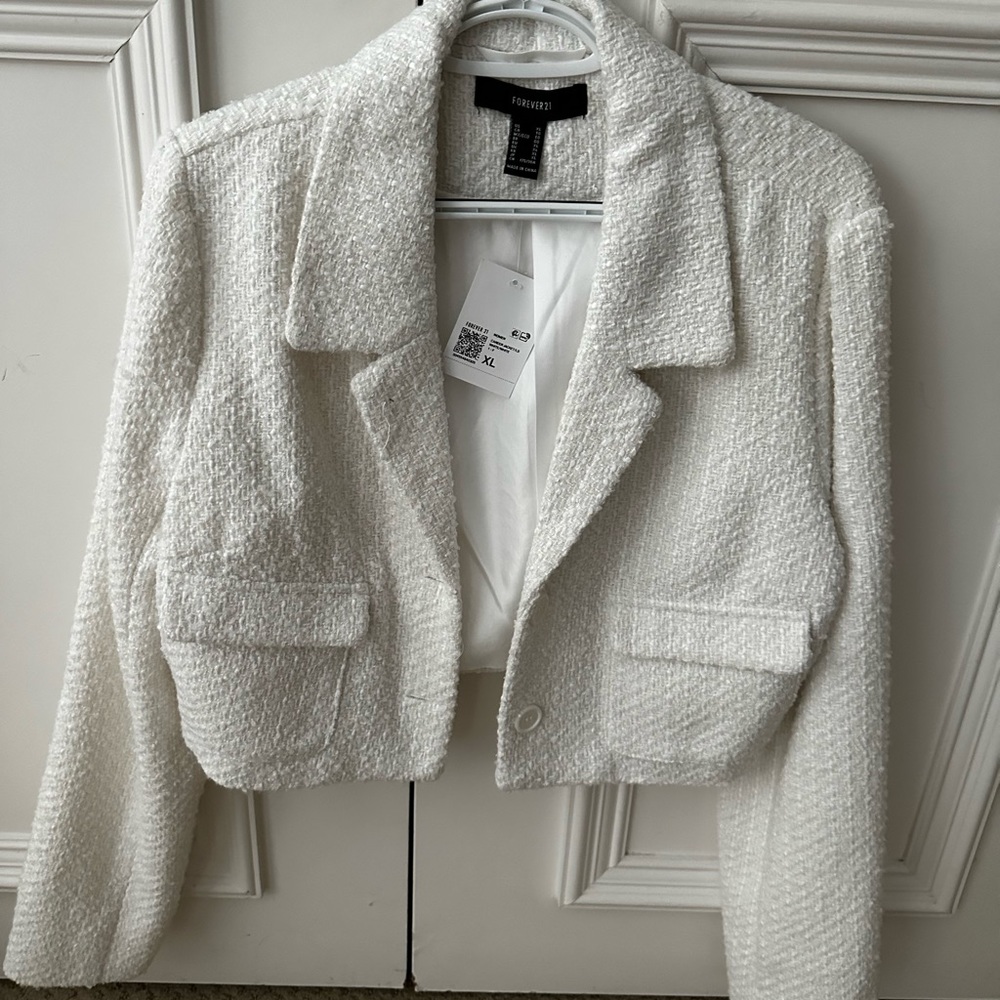 NWT White Cropped Forever 21 Jacket size XL